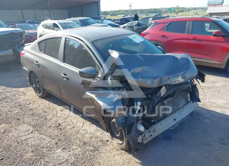 2019 Nissan VERSA photo