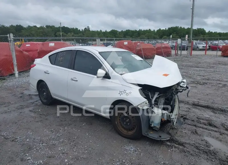 2019 Nissan VERSA фото