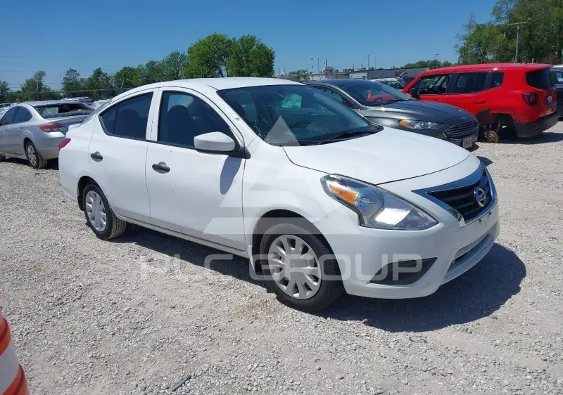 2019 Nissan VERSA фото