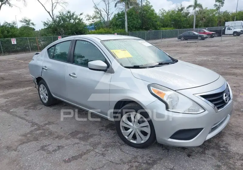 2019 Nissan VERSA photo