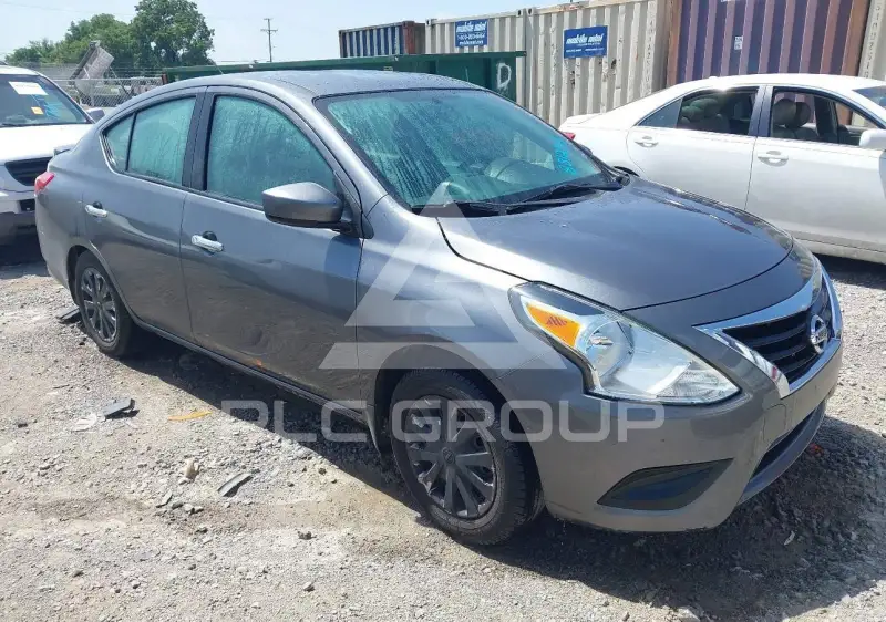 2019 Nissan VERSA photo