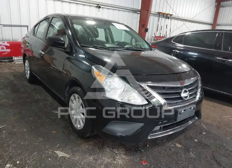 2019 Nissan VERSA фото