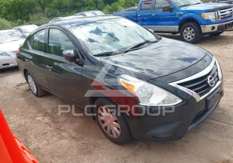 2019 Nissan VERSA photo