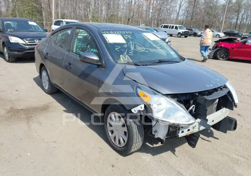 2019 Nissan VERSA фото