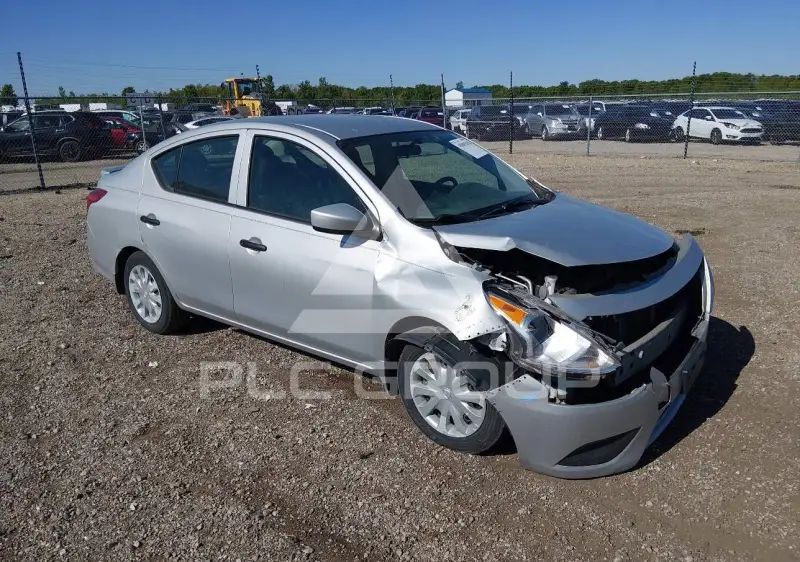 2019 Nissan VERSA фото