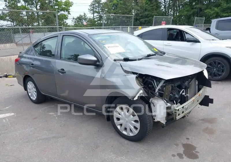 2019 Nissan VERSA фото