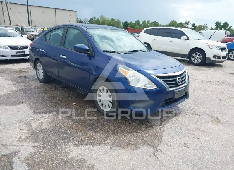 2019 Nissan VERSA photo