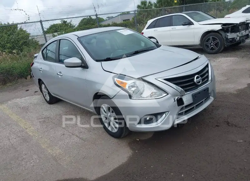 2019 Nissan VERSA фото