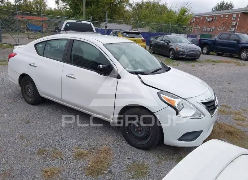 2019 Nissan VERSA photo