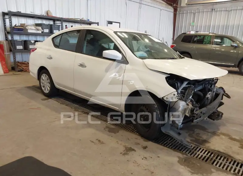 2019 Nissan VERSA фото