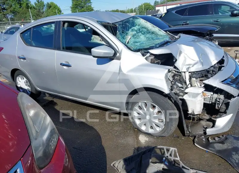 2019 Nissan VERSA фото