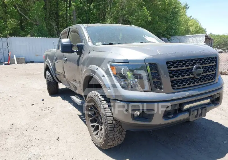 2019 Nissan TITAN фото