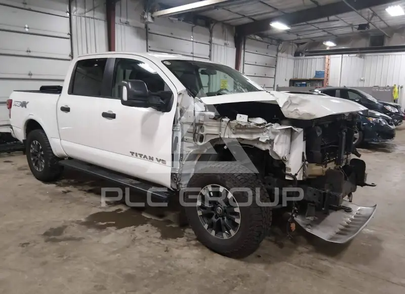 2019 Nissan TITAN photo