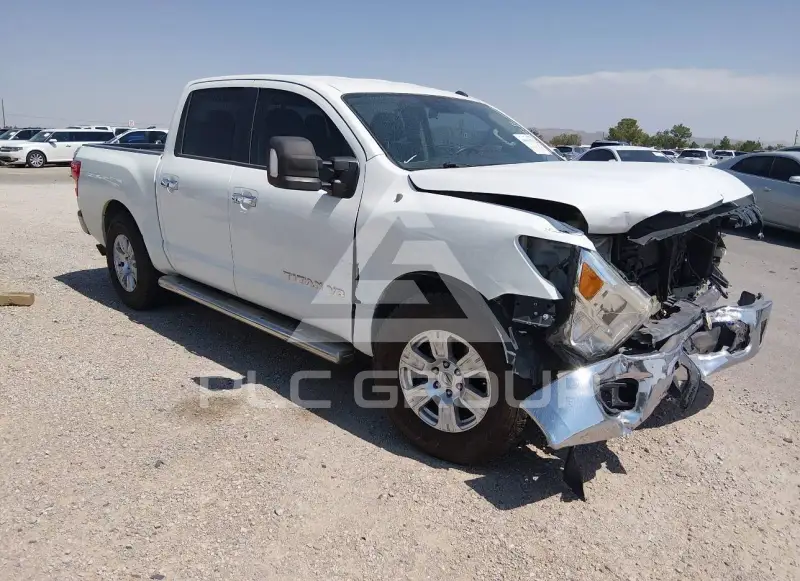 2019 Nissan TITAN фото