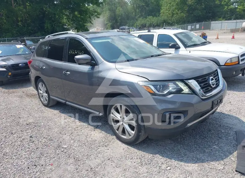 2019 Nissan PATHFINDER photo