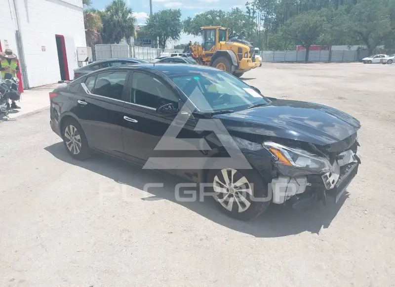 2019 Nissan ALTIMA фото