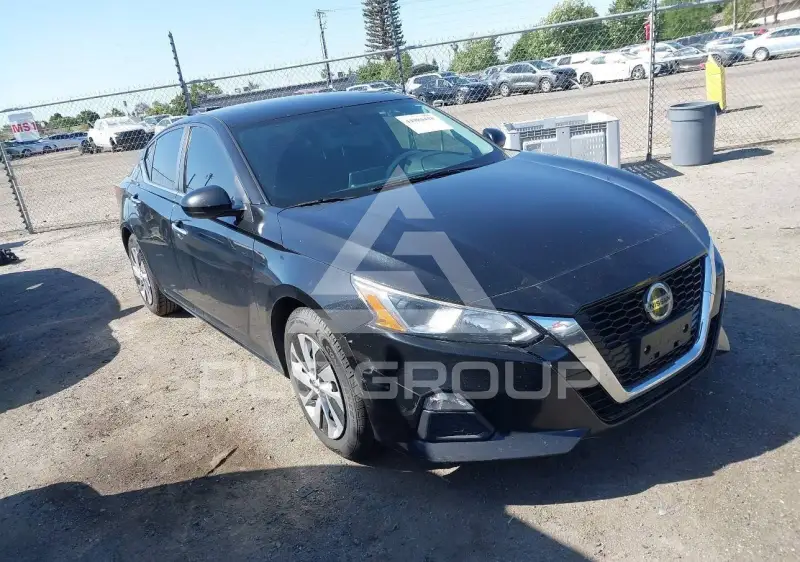 2019 Nissan ALTIMA фото