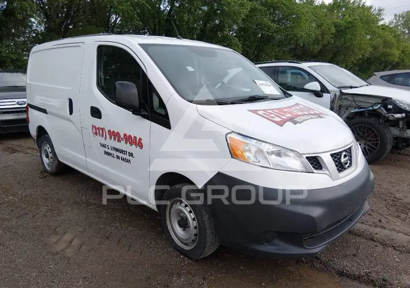2019 Nissan NV 200 photo