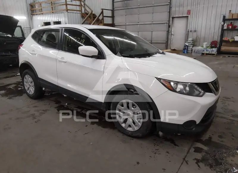2019 Nissan ROGUE photo