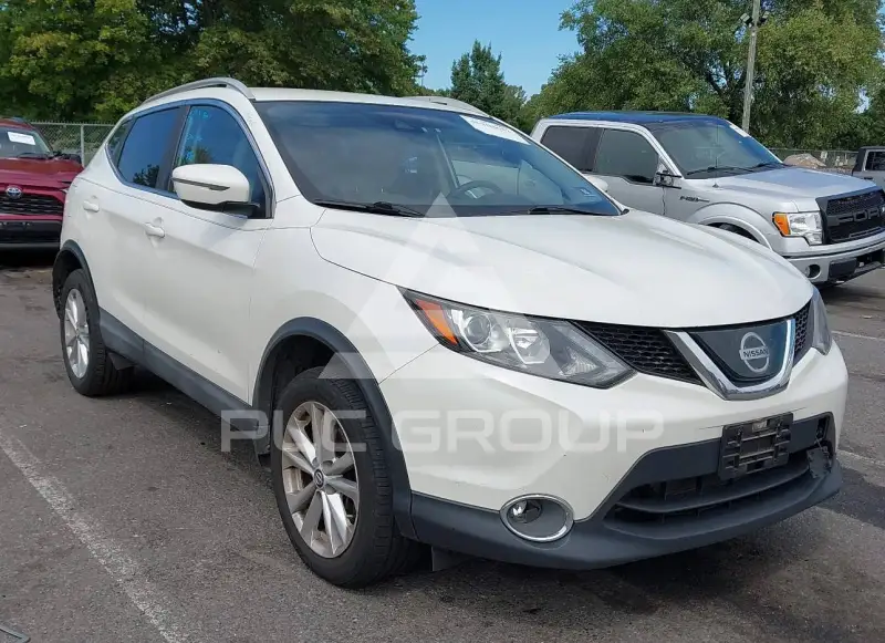 2019 Nissan ROGUE photo