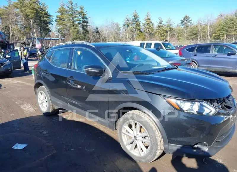 2019 Nissan ROGUE photo