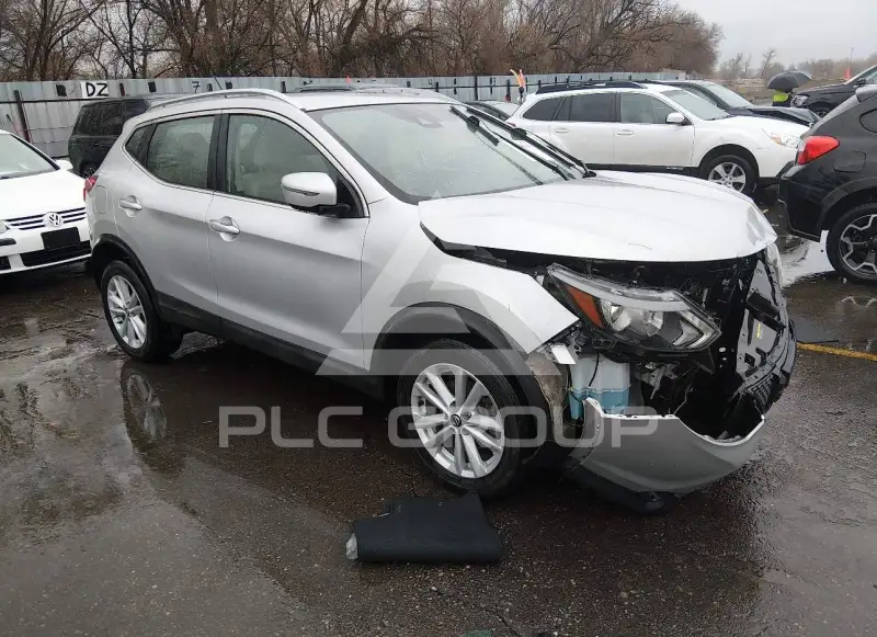 2019 Nissan ROGUE photo