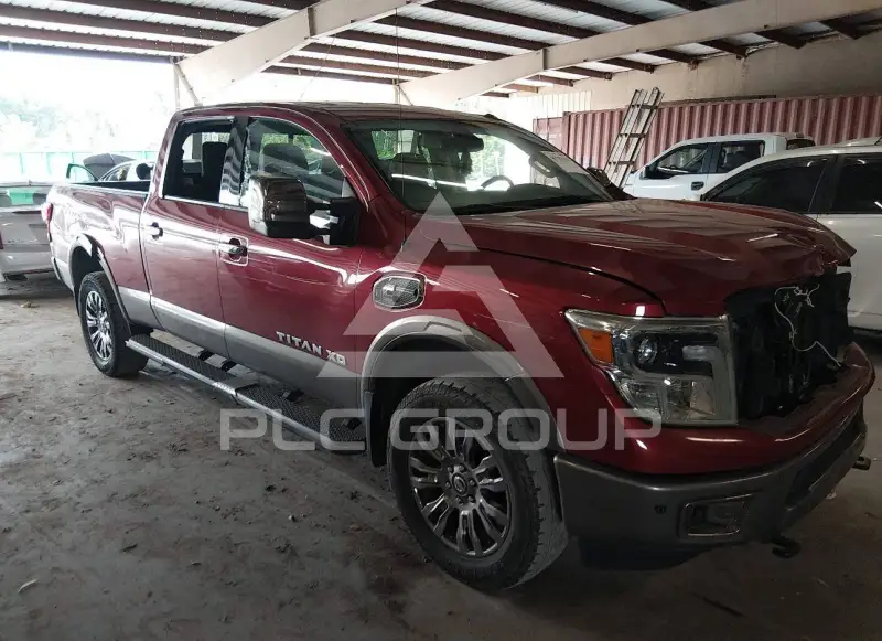 2019 Nissan TITAN photo