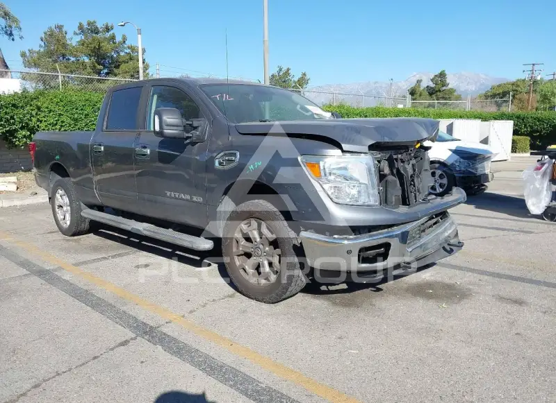 2019 Nissan TITAN фото
