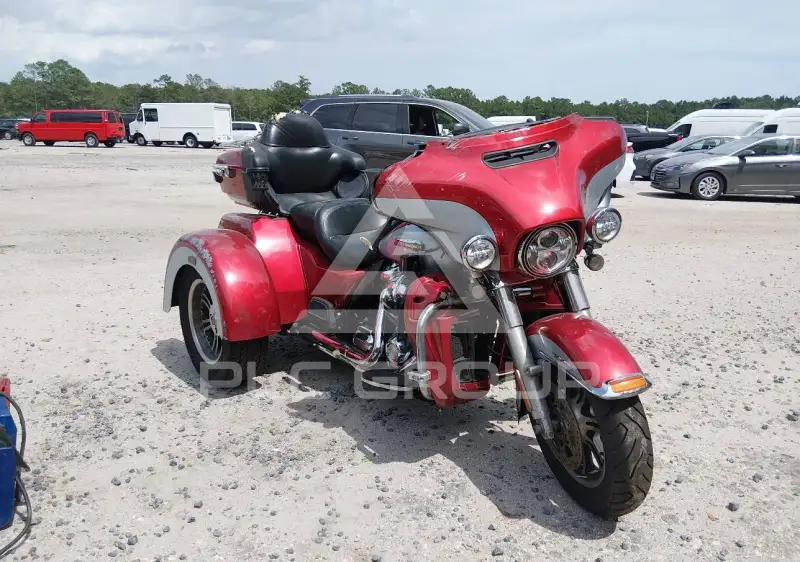 2019 Harley-Davidson FLHTCU фото
