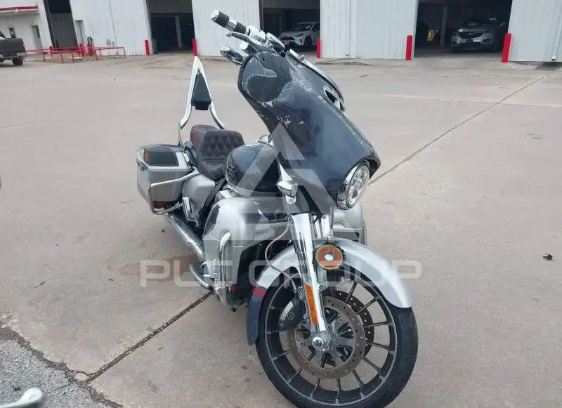 2019 Harley-Davidson FLHX фото