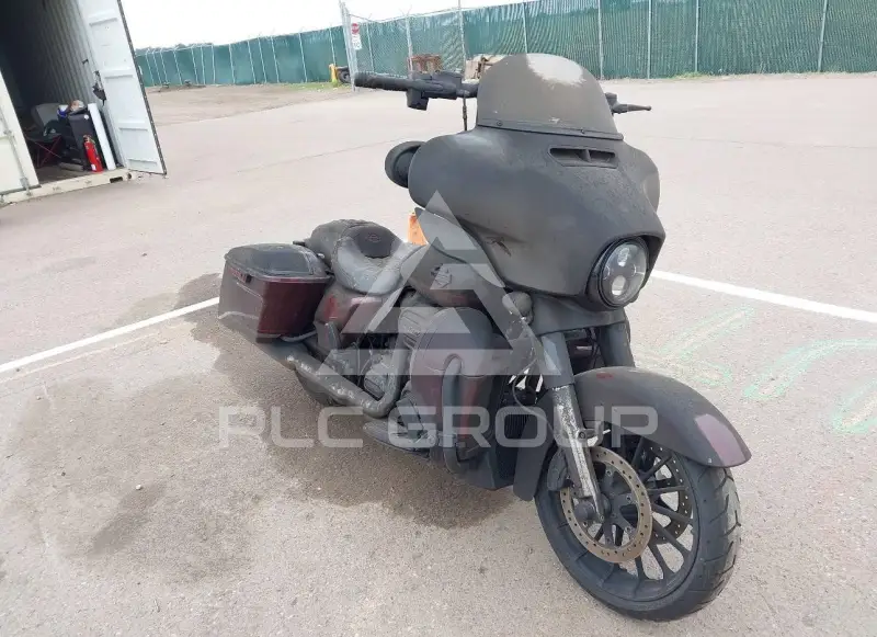 2019 Harley-Davidson FLHX photo