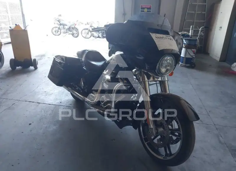 2019 Harley-Davidson FLHX photo