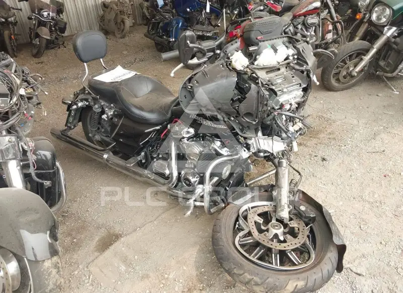 2019 Harley-Davidson FLHX photo