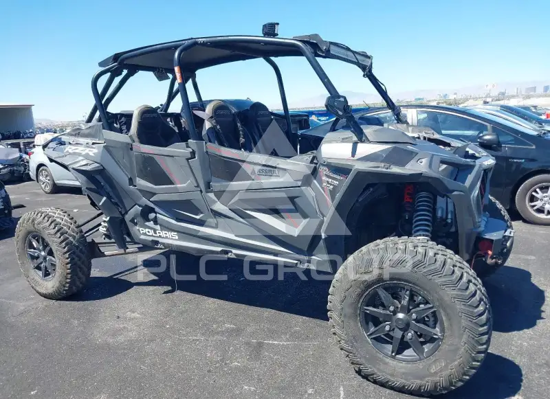 2019 Polaris Rzr photo