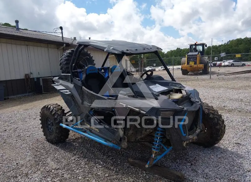 2019 Polaris Rzr photo