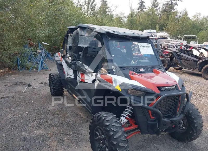 2019 Polaris Rzr photo