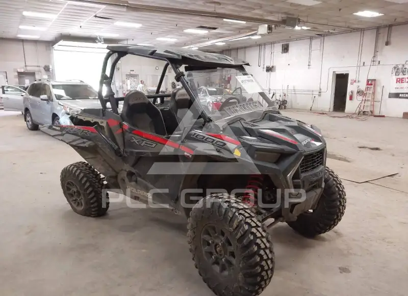 2019 Polaris Rzr photo