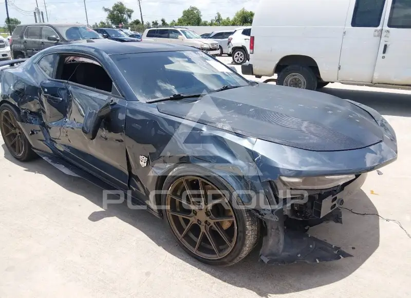 2019 Chevrolet Camaro photo