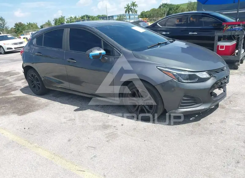 2019 Chevrolet Cruze photo