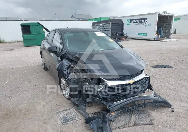2019 Chevrolet Cruze photo