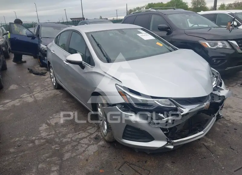 2019 Chevrolet Cruze photo