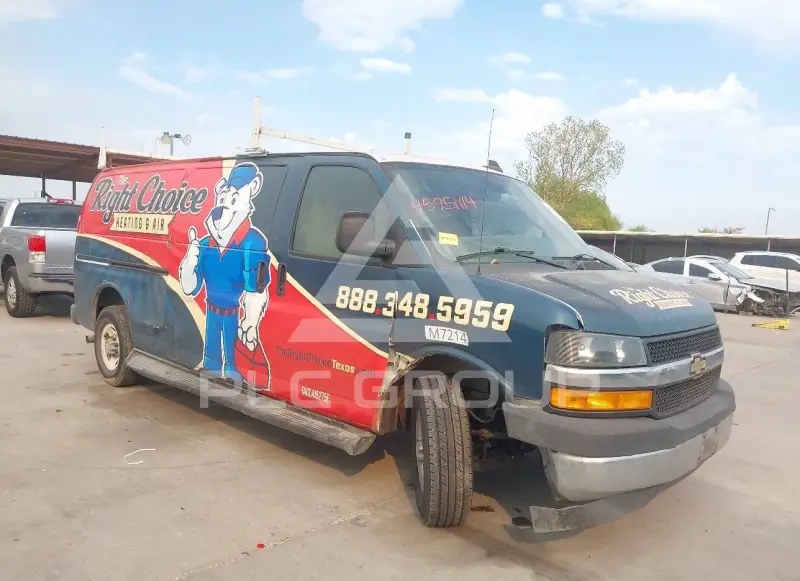 2019 Chevrolet Express photo