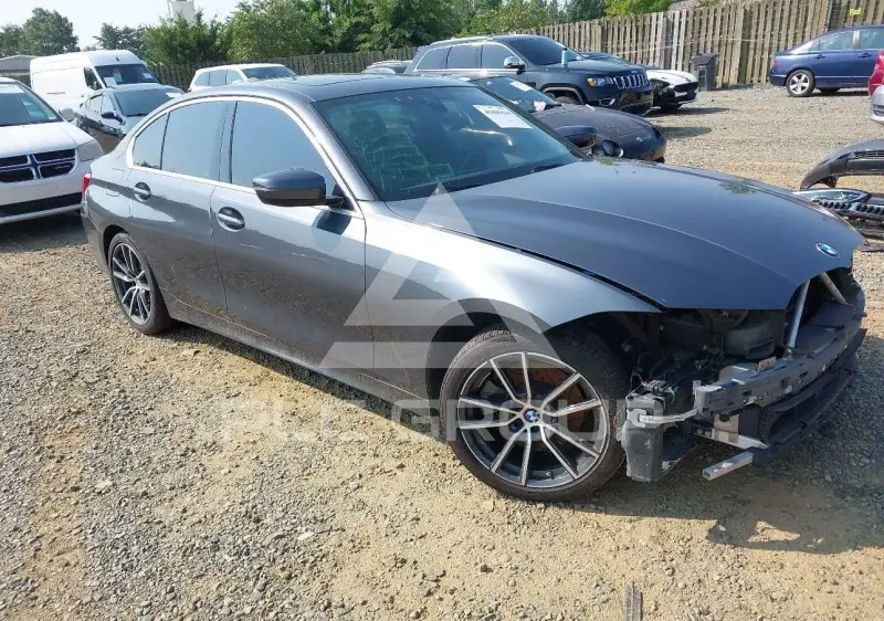 2019 BMW 330 photo