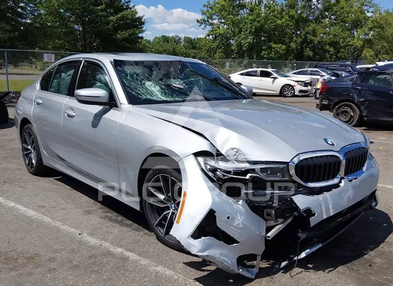 2019 BMW 330 photo