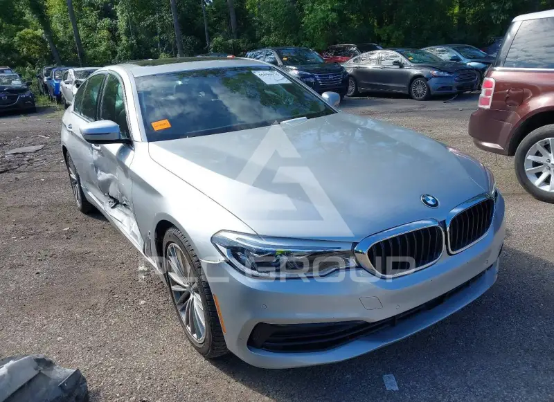 2019 BMW 530 photo