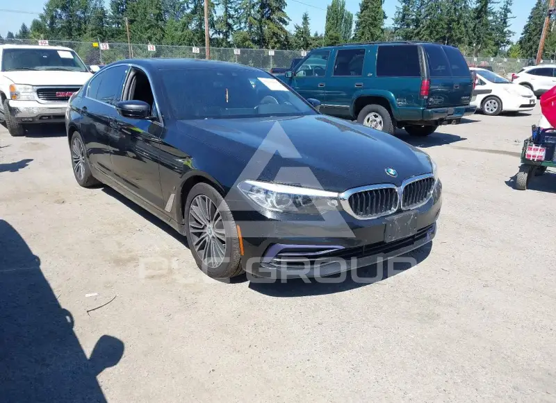 2019 BMW 530 photo