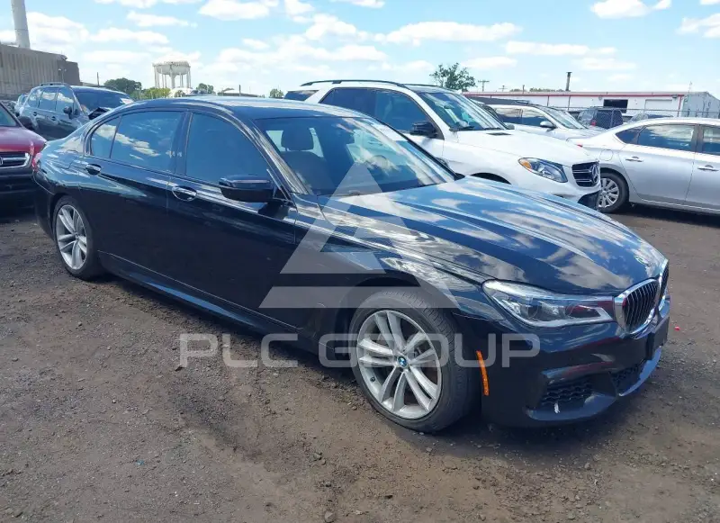 2019 BMW 750 фото