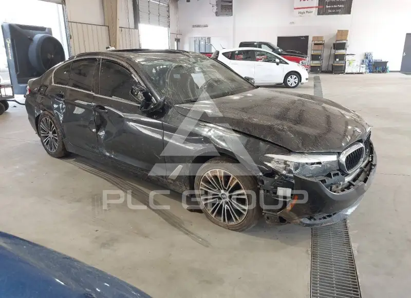 2019 BMW 530 photo