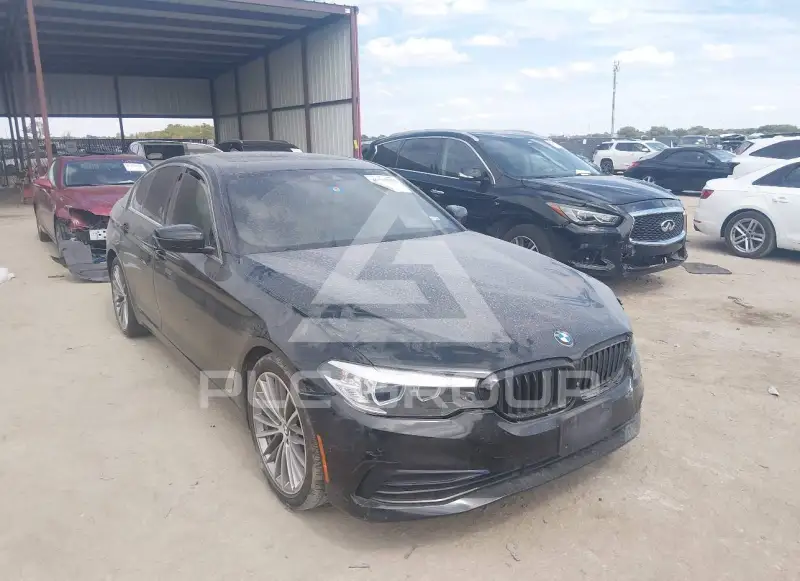 2019 BMW 530 photo