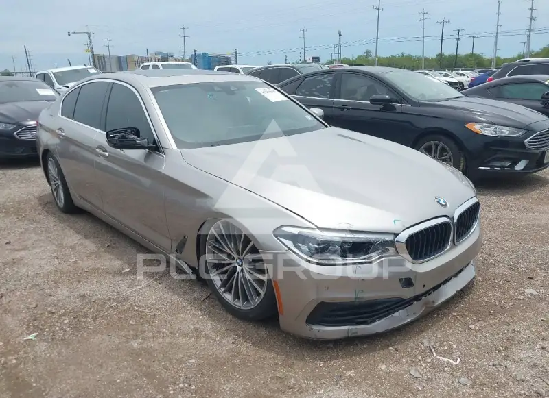 2019 BMW 530 photo